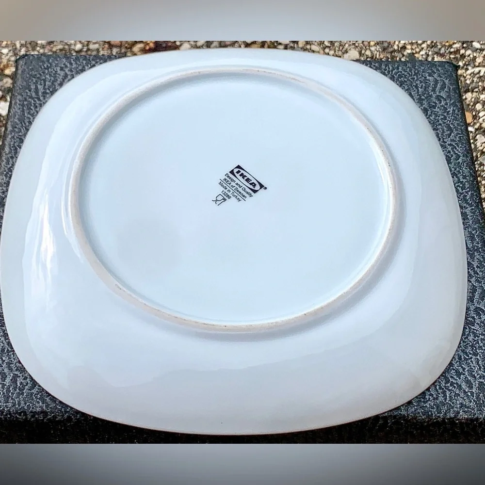 Discontinued White IKEA VARDERA 13286 Soft Angle Square Dinner Plate Replacement